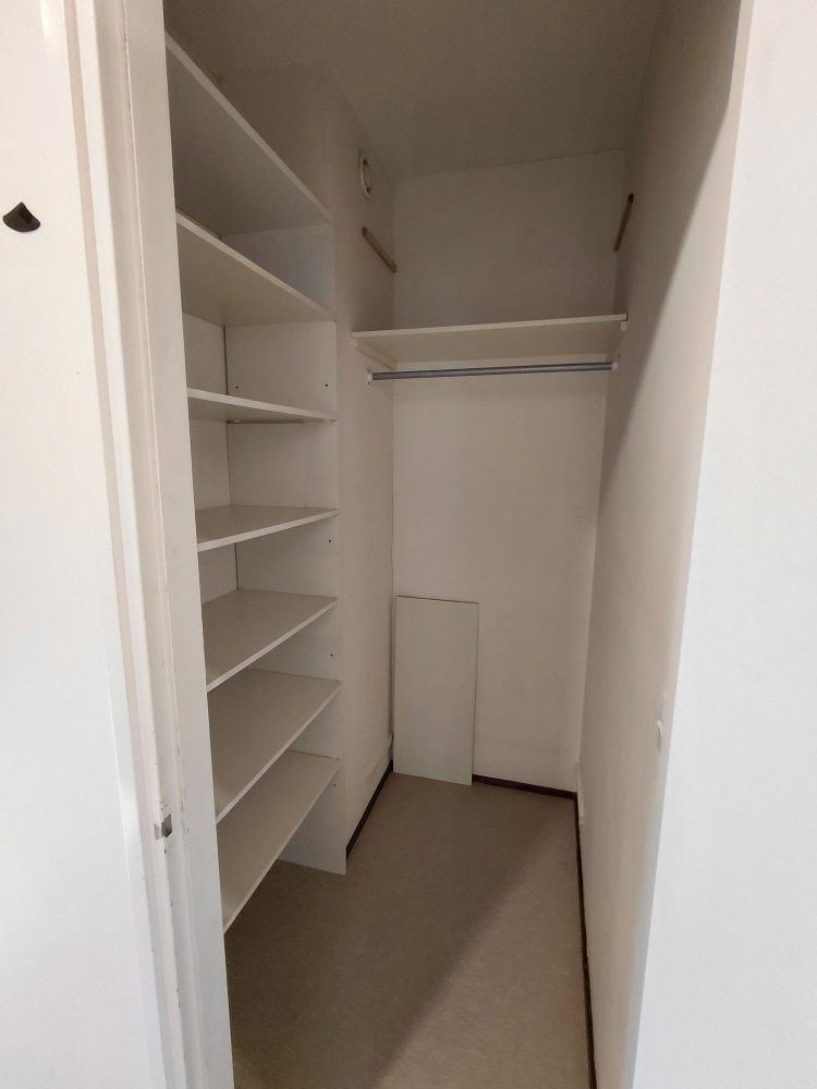 Image 19/24
