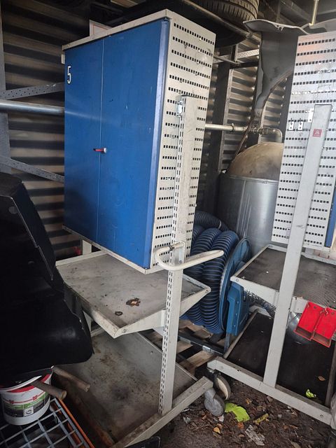 Image 1/5