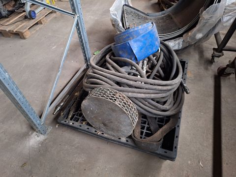 Image 1/6