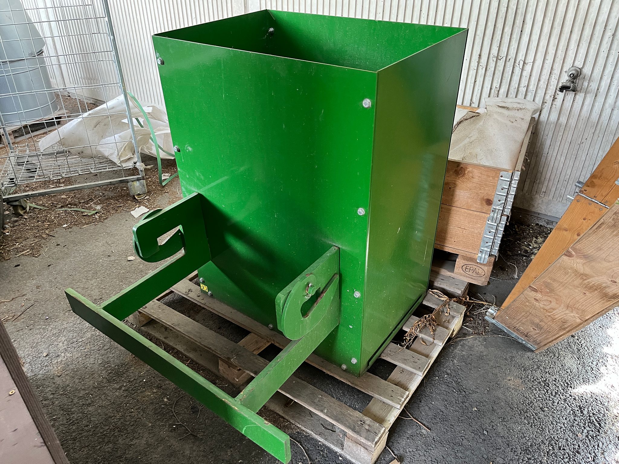 Image 1/3