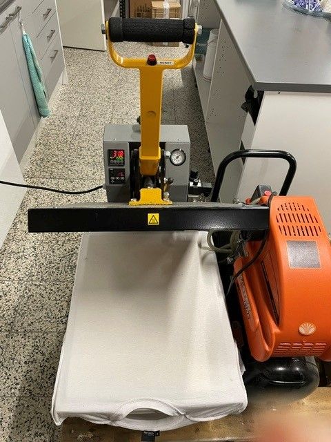 Image 1/4