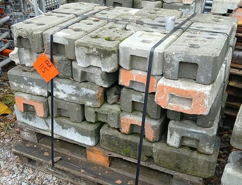 Image 3/3