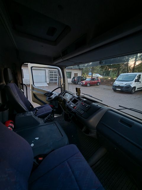 Image 15/25