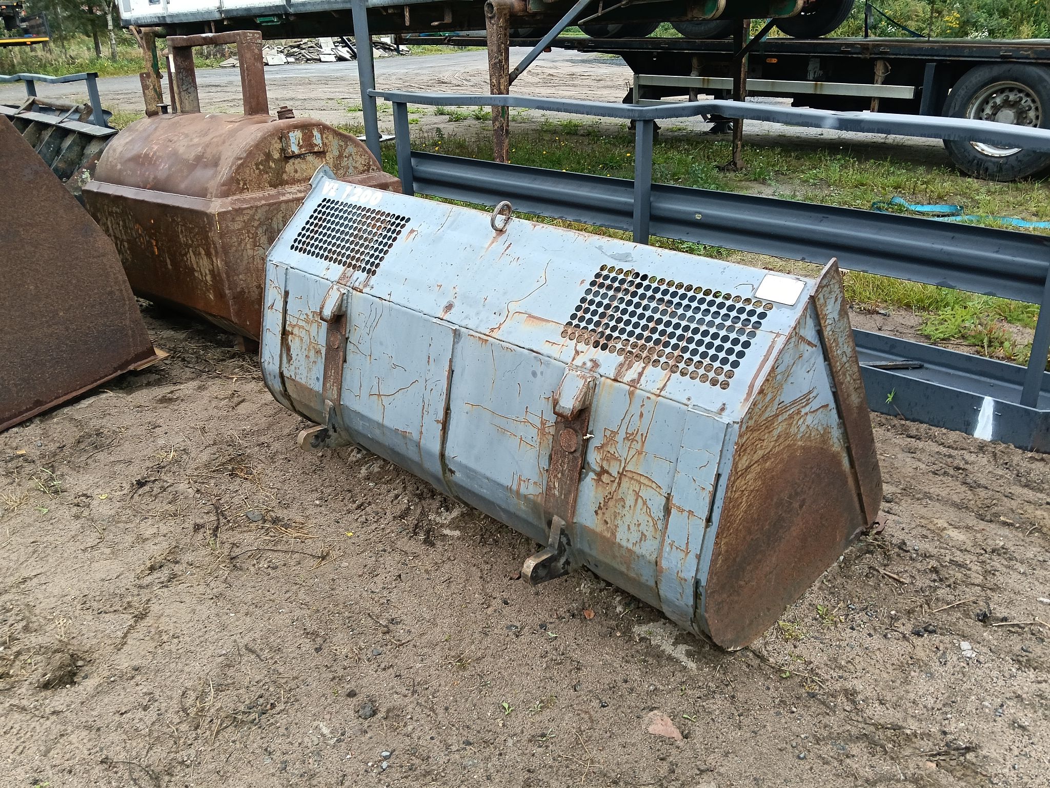 Image 6/6
