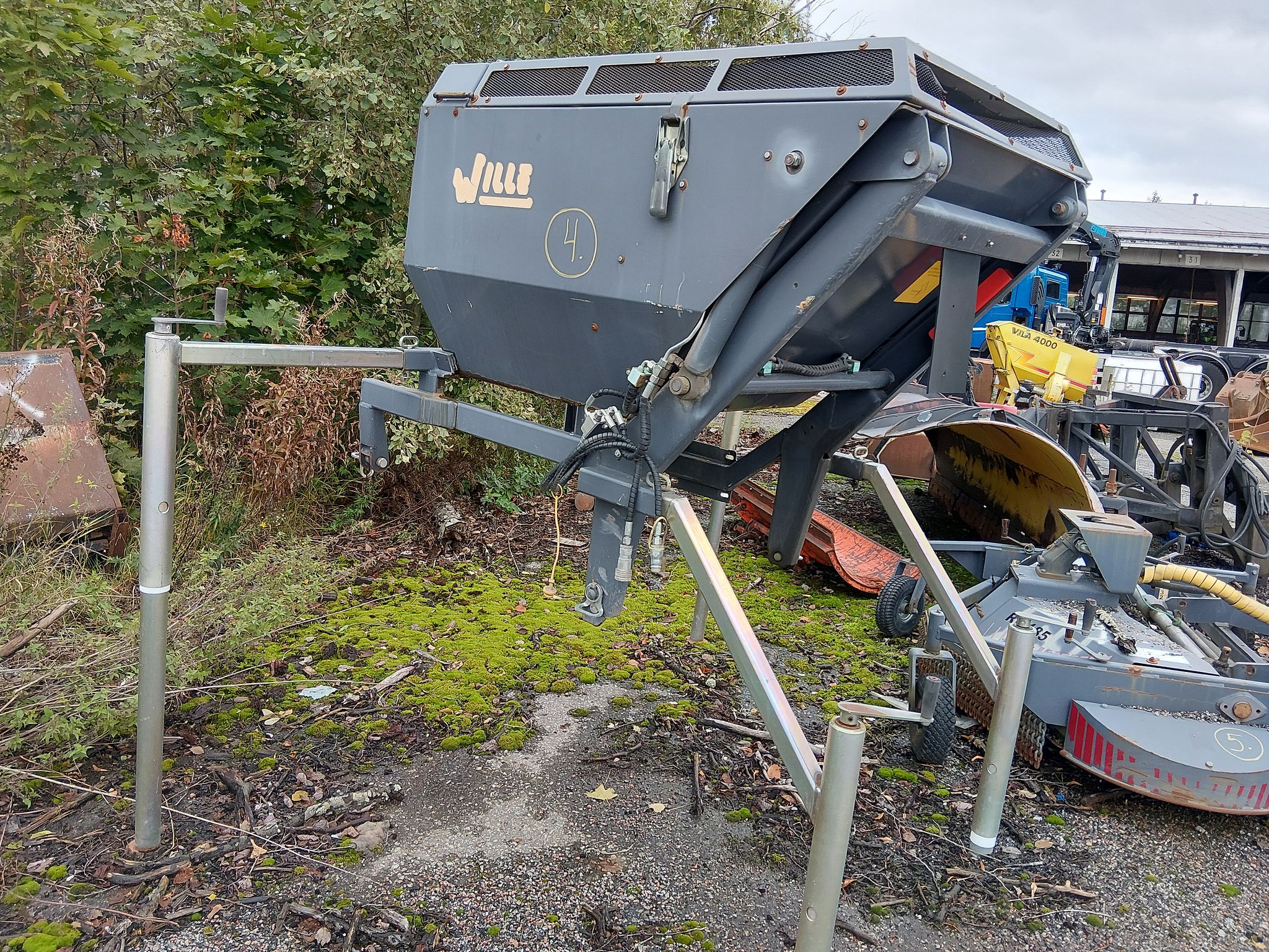 Image 1/4
