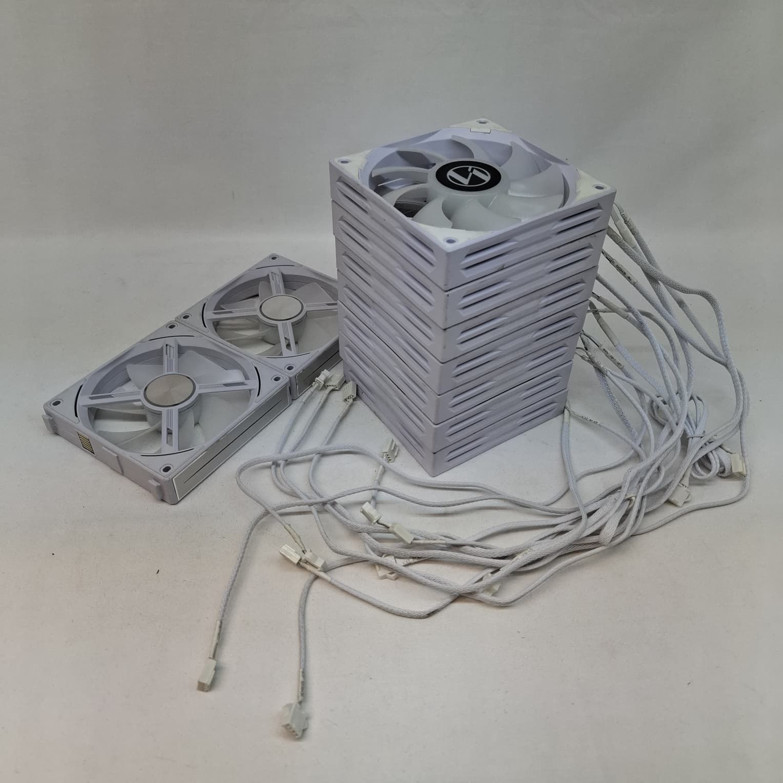 Image 1/15