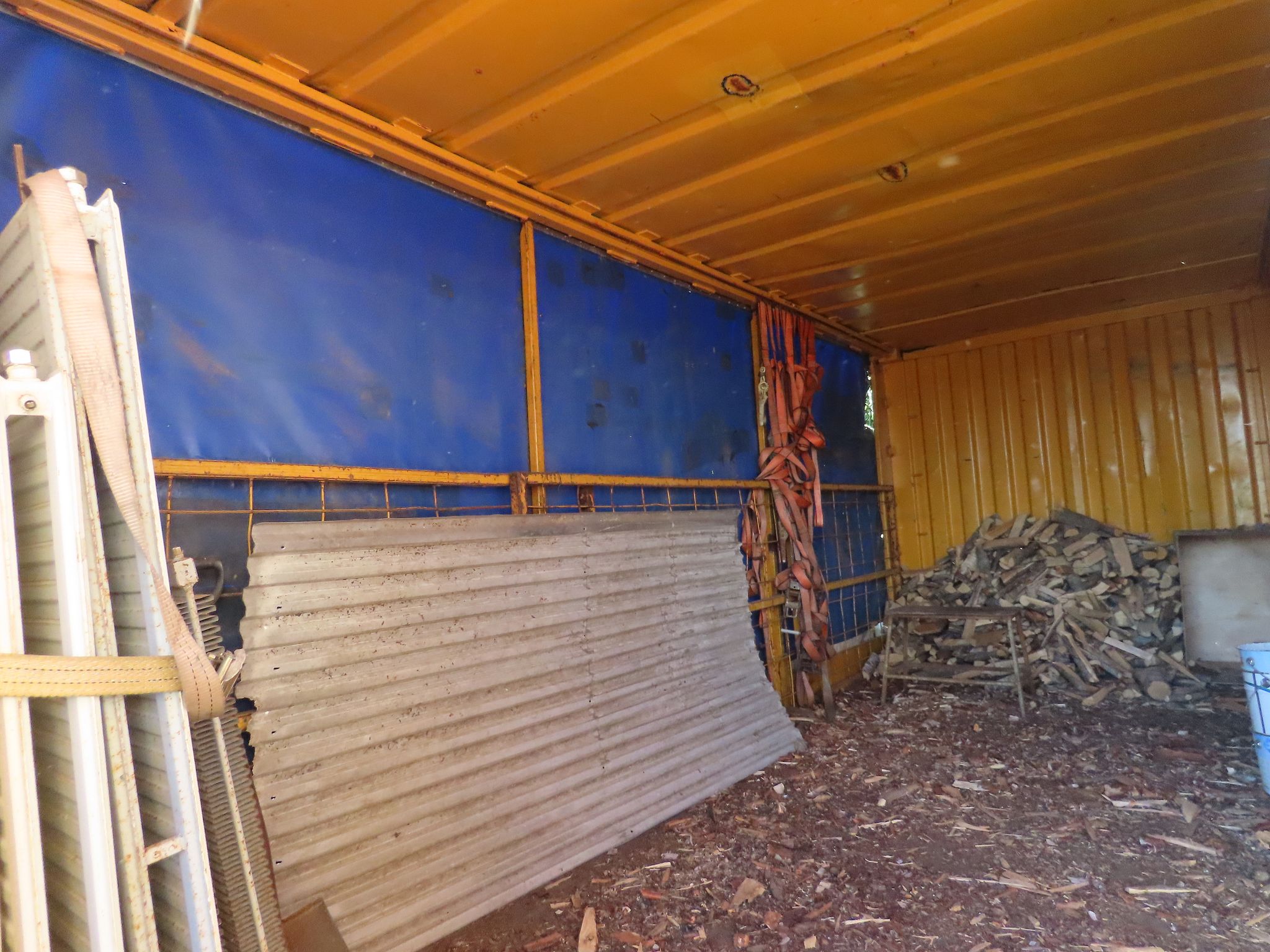 Image 4/6