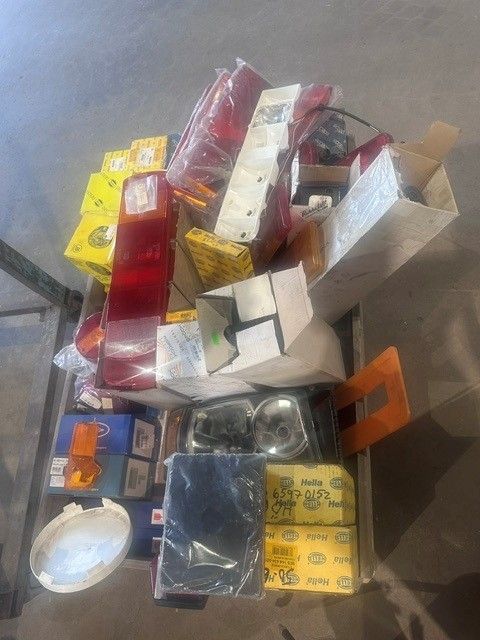 Image 1/4
