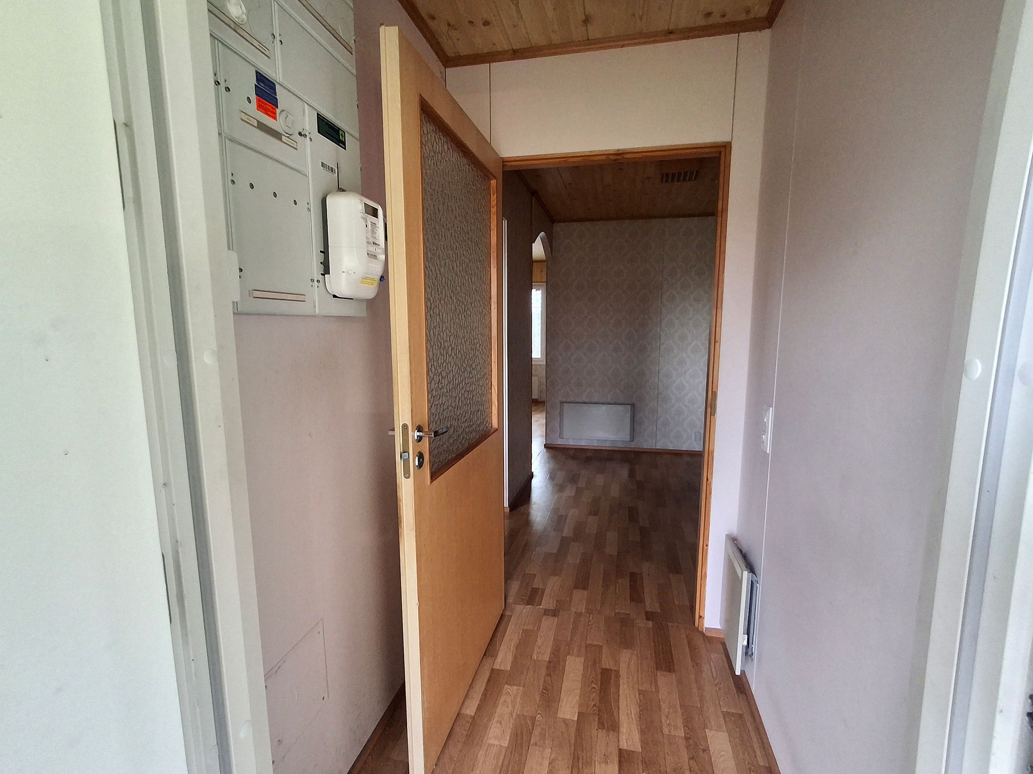 Image 8/28