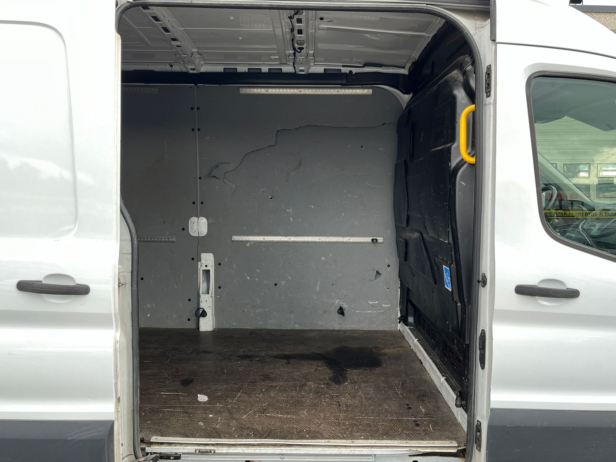 Image 15/46