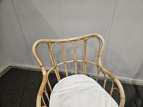 Image 9/10