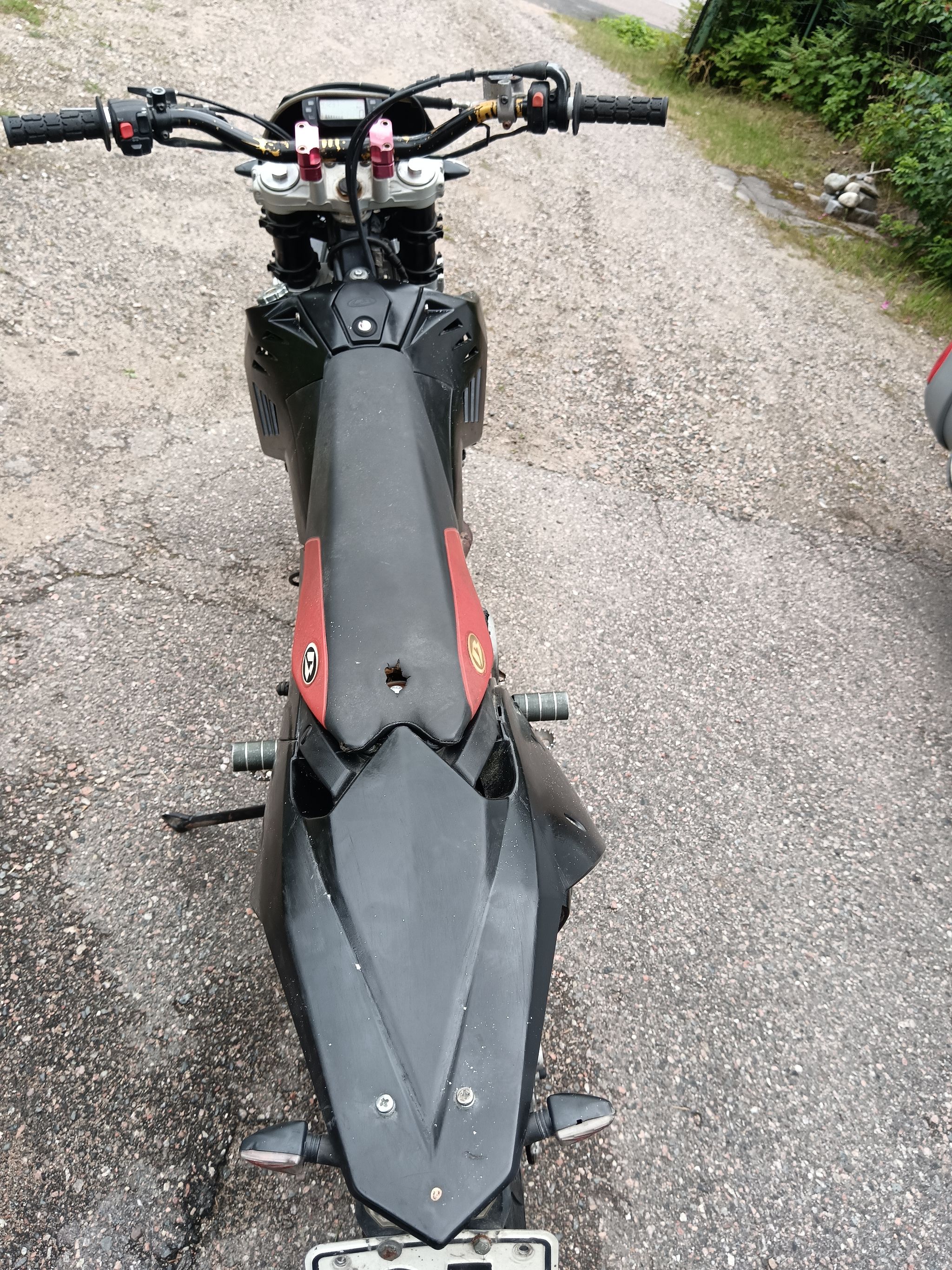 Image 4/10