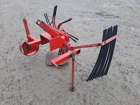 Image 3/8