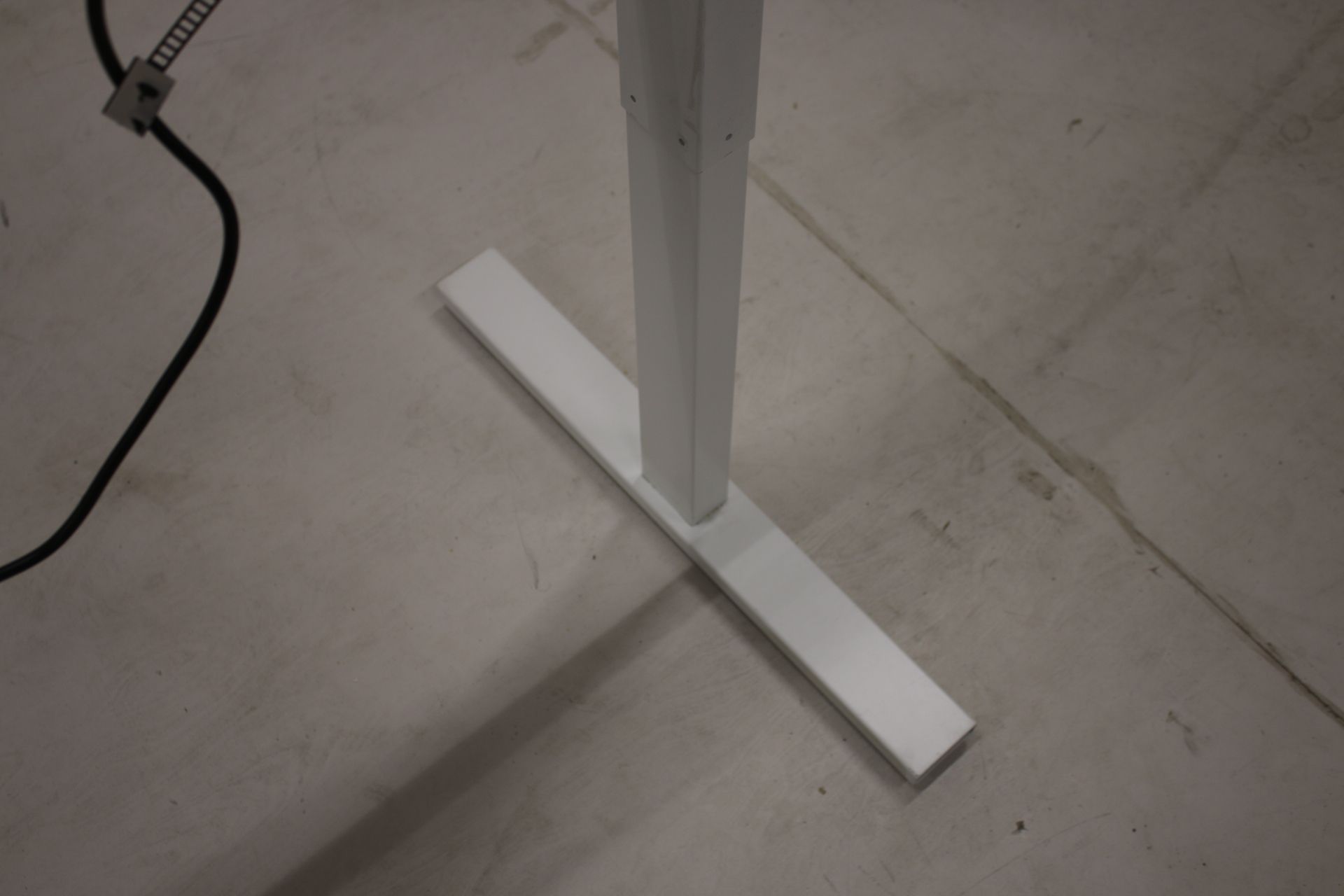 Image 8/9