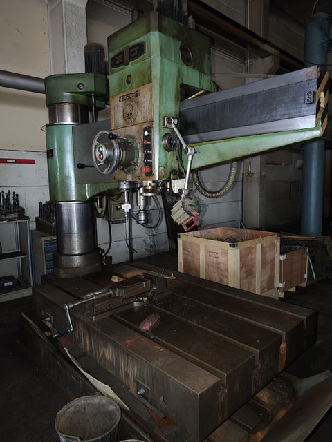 Image 4/12