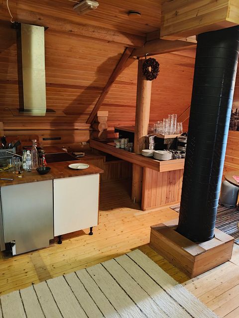 Image 5/9