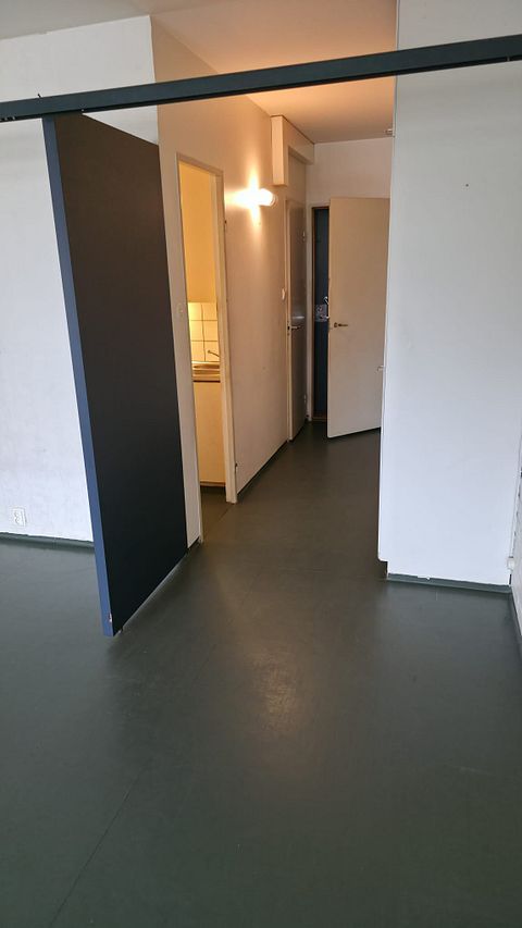 Image 4/24