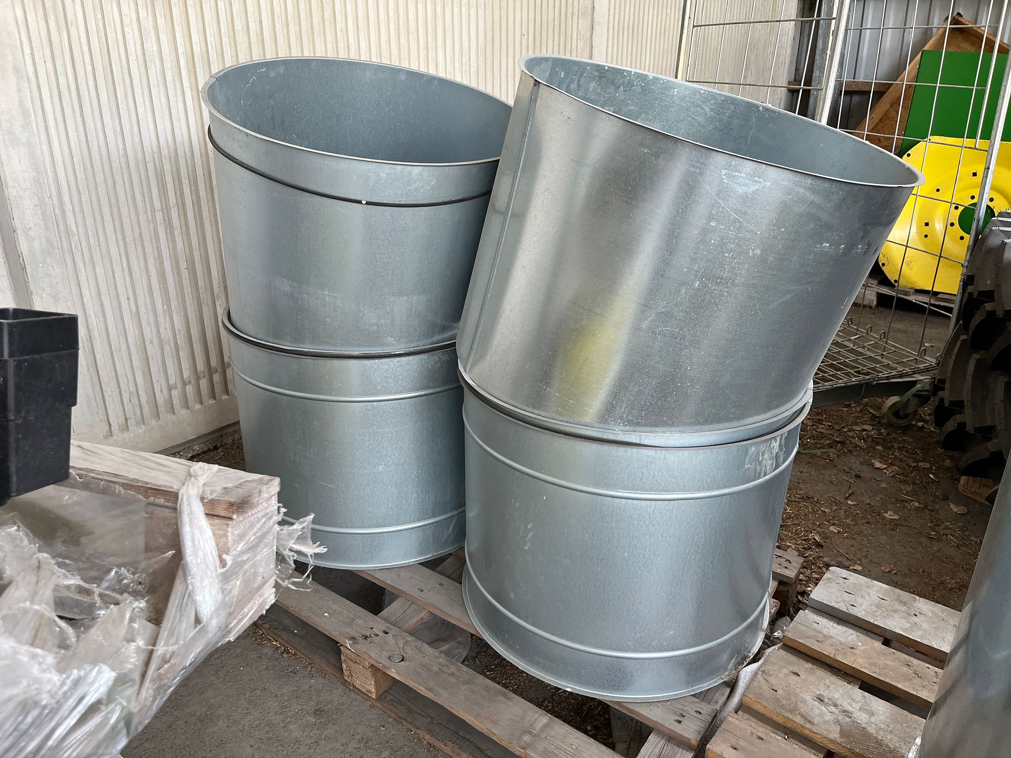 Image 1/3