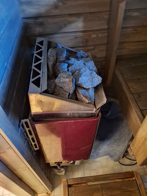 Image 6/20