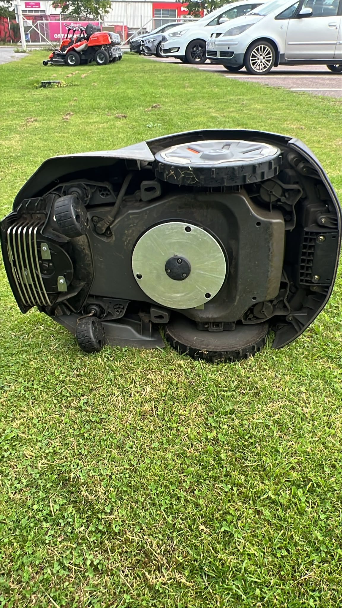 Image 6/9