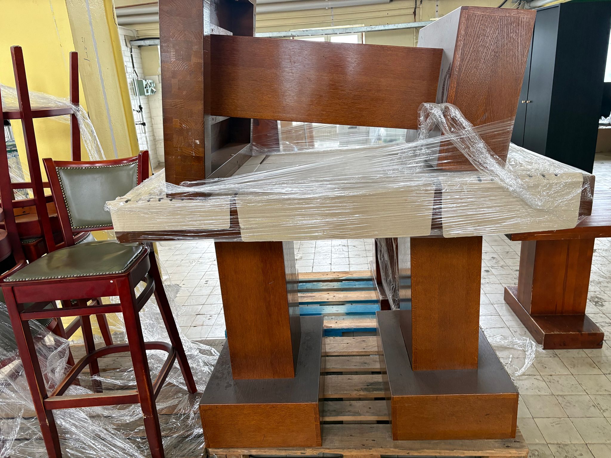 Image 3/7