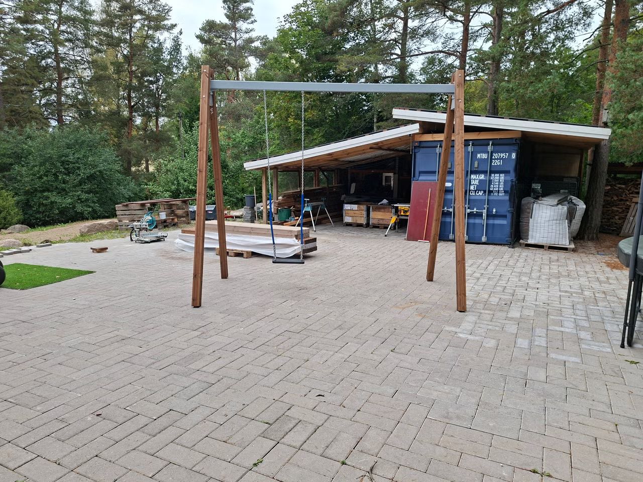 Image 1/5
