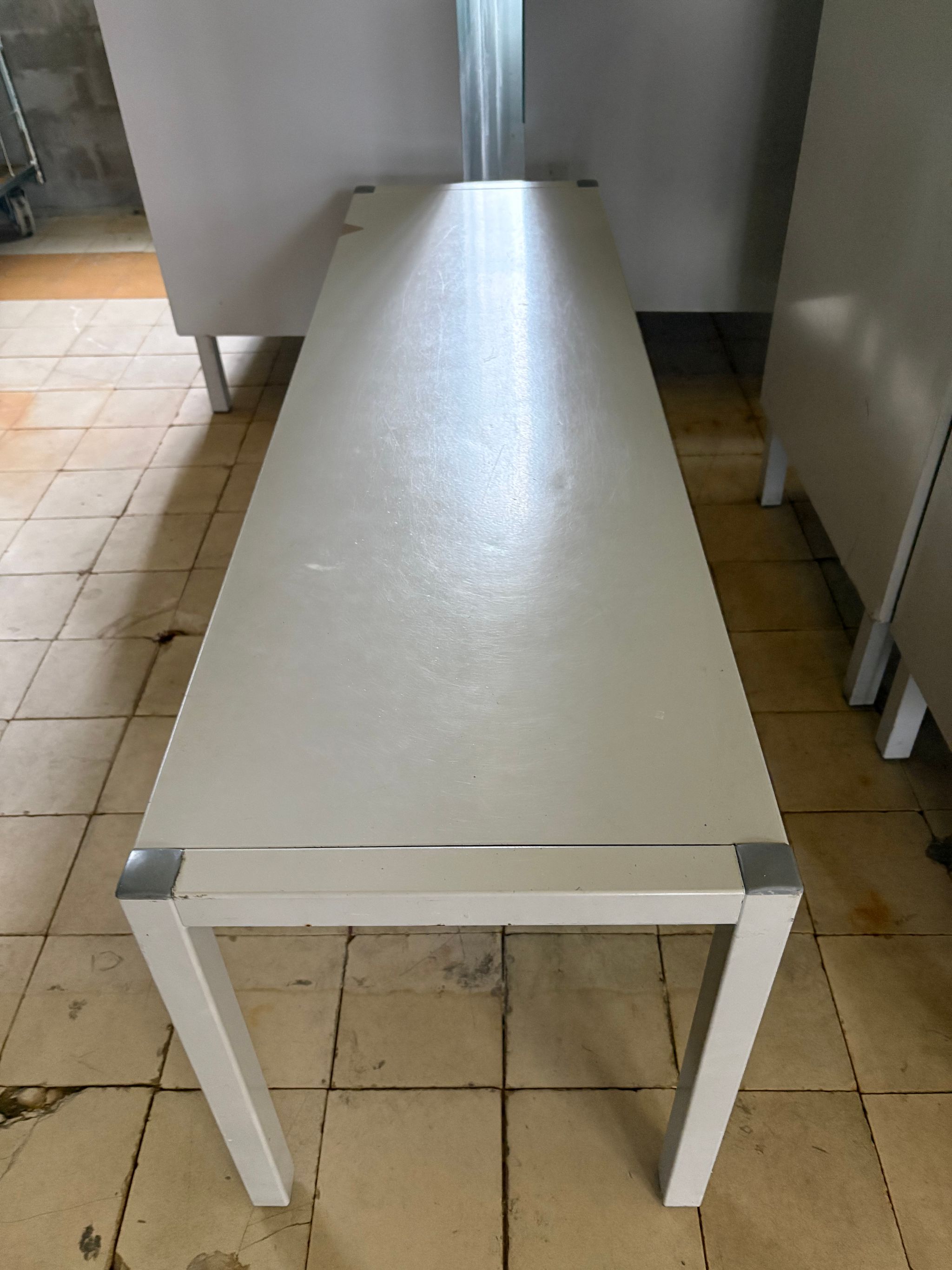 Image 4/6