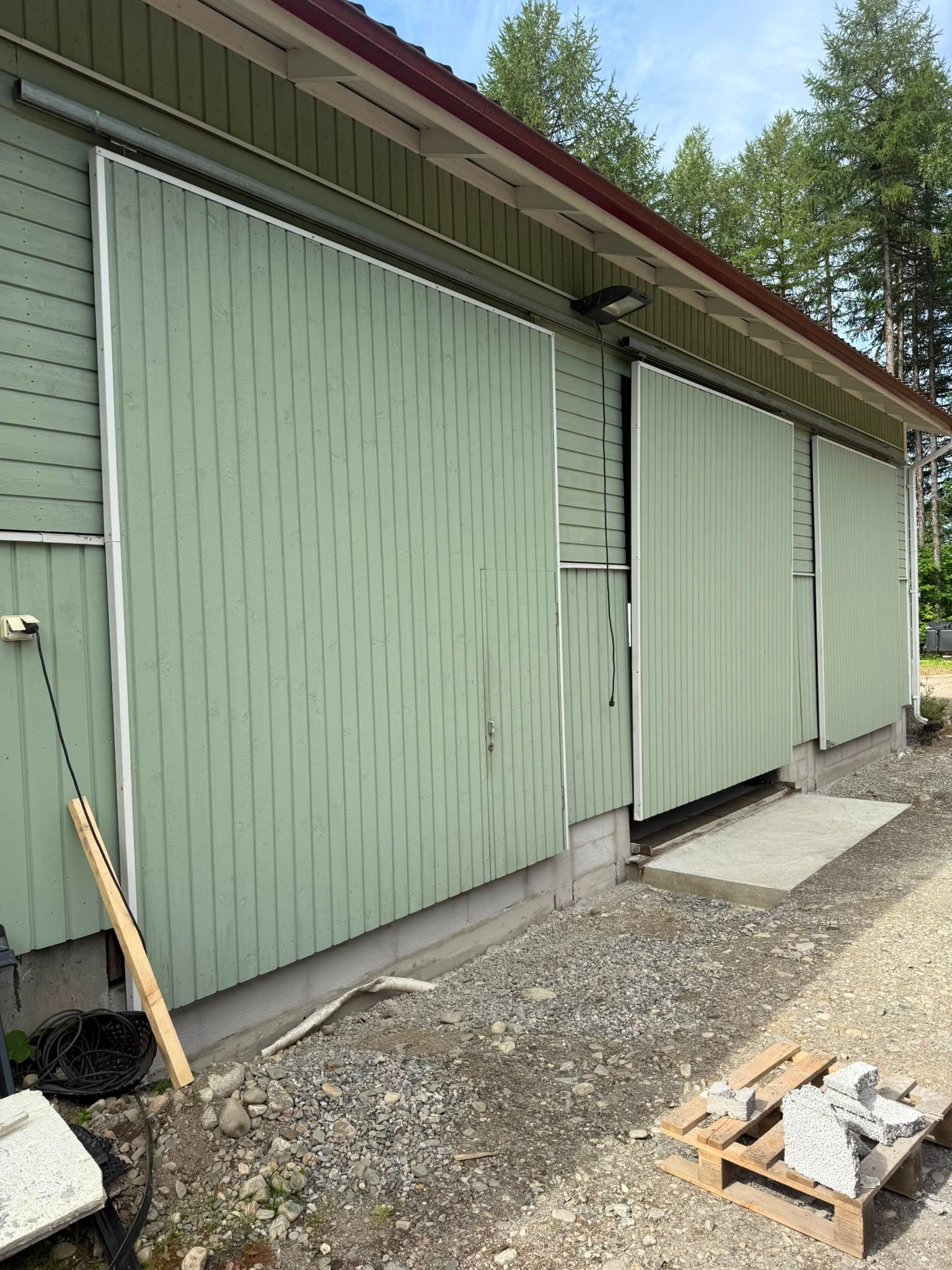 Image 2/8