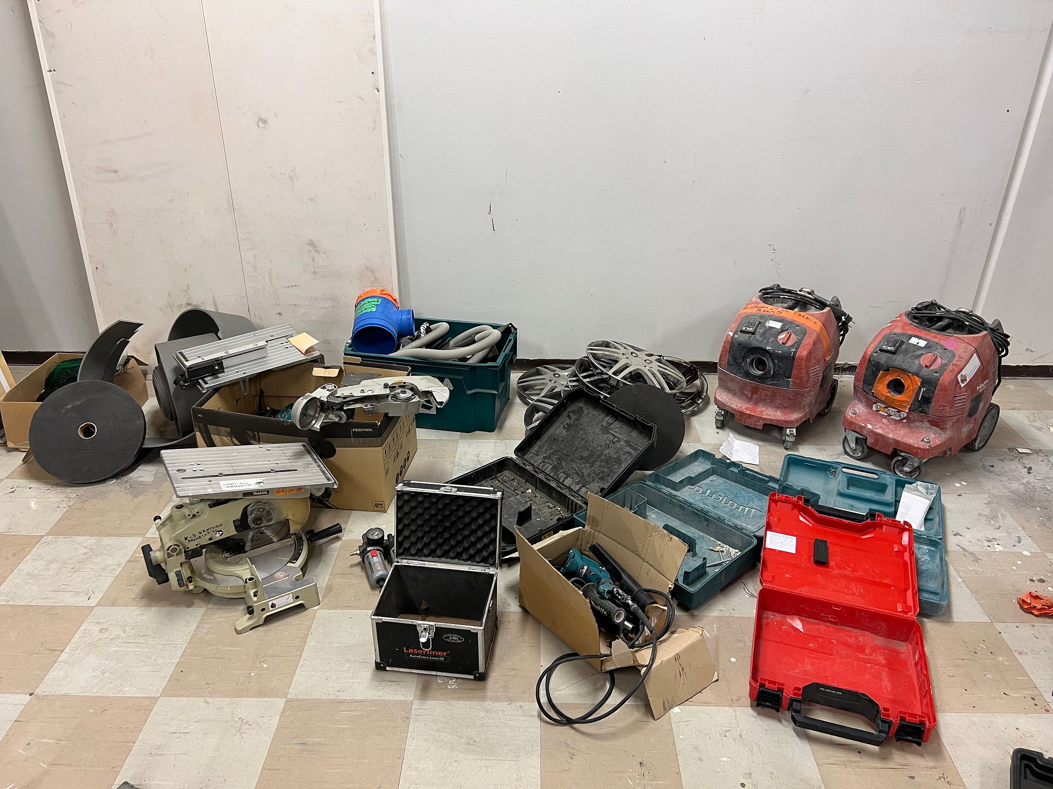 Image 1/17