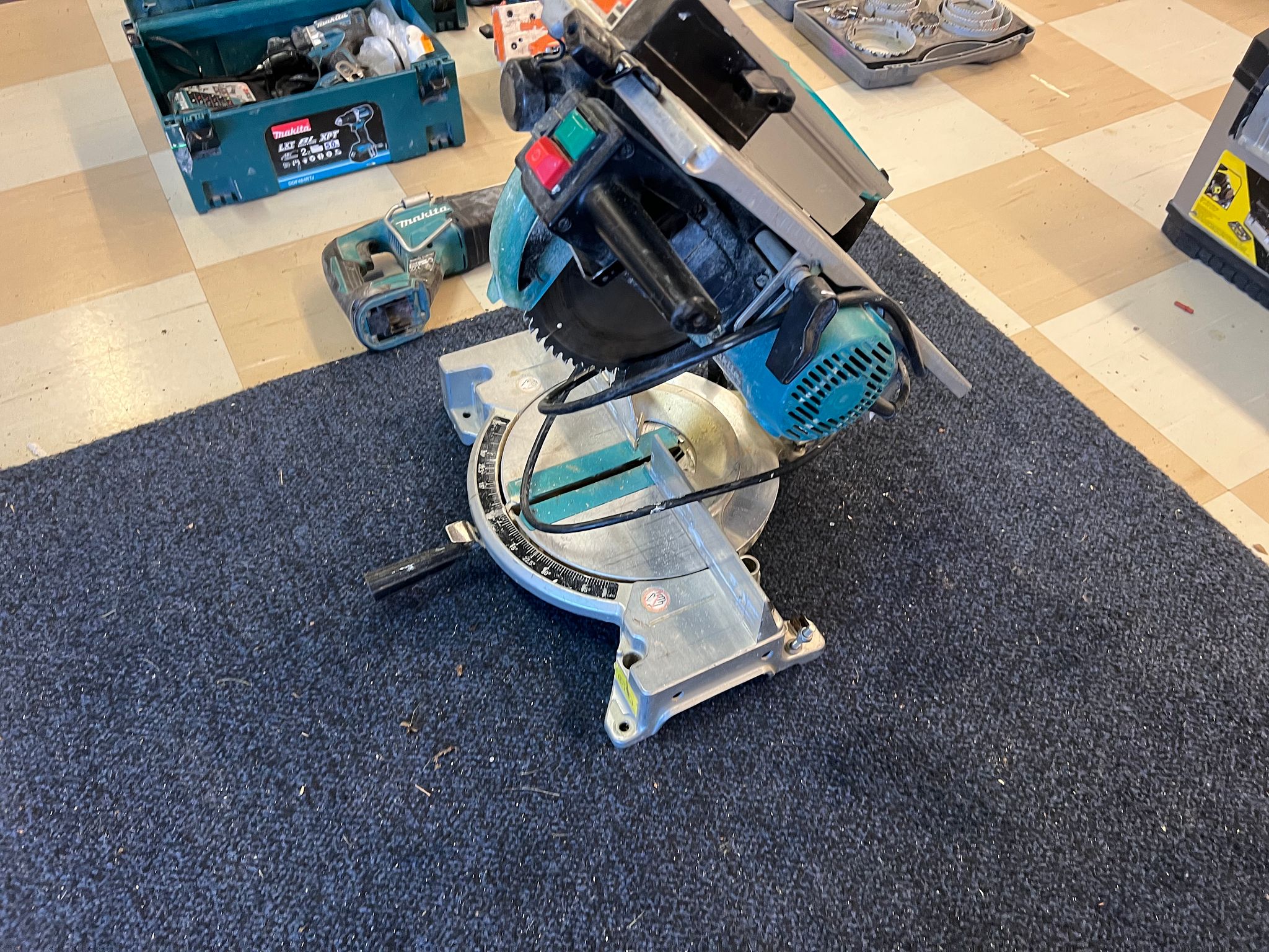 Image 3/9
