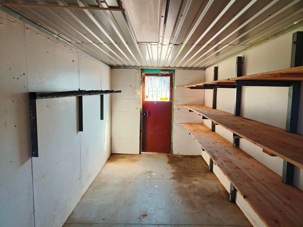 Image 18/30