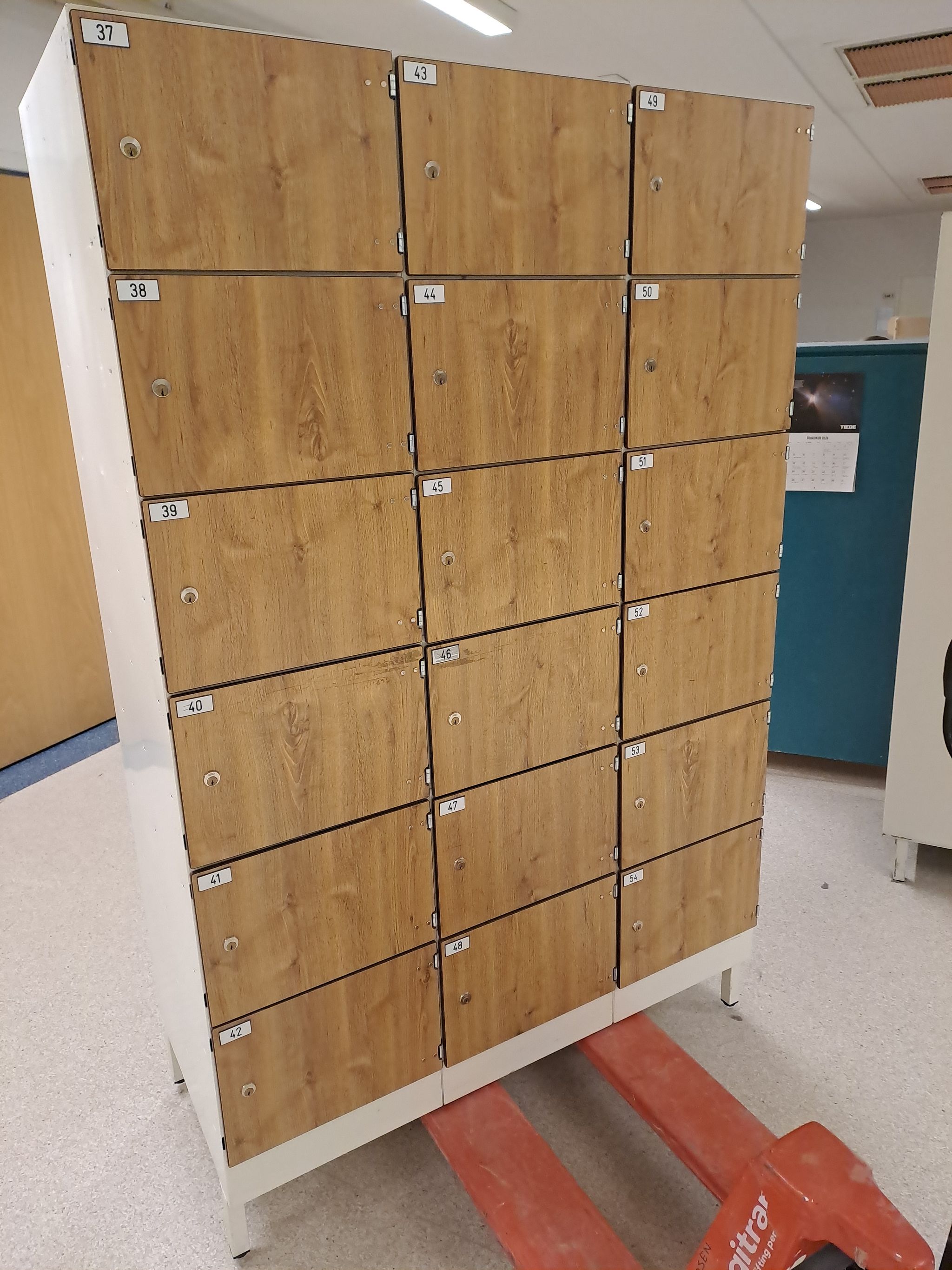 Image 4/10