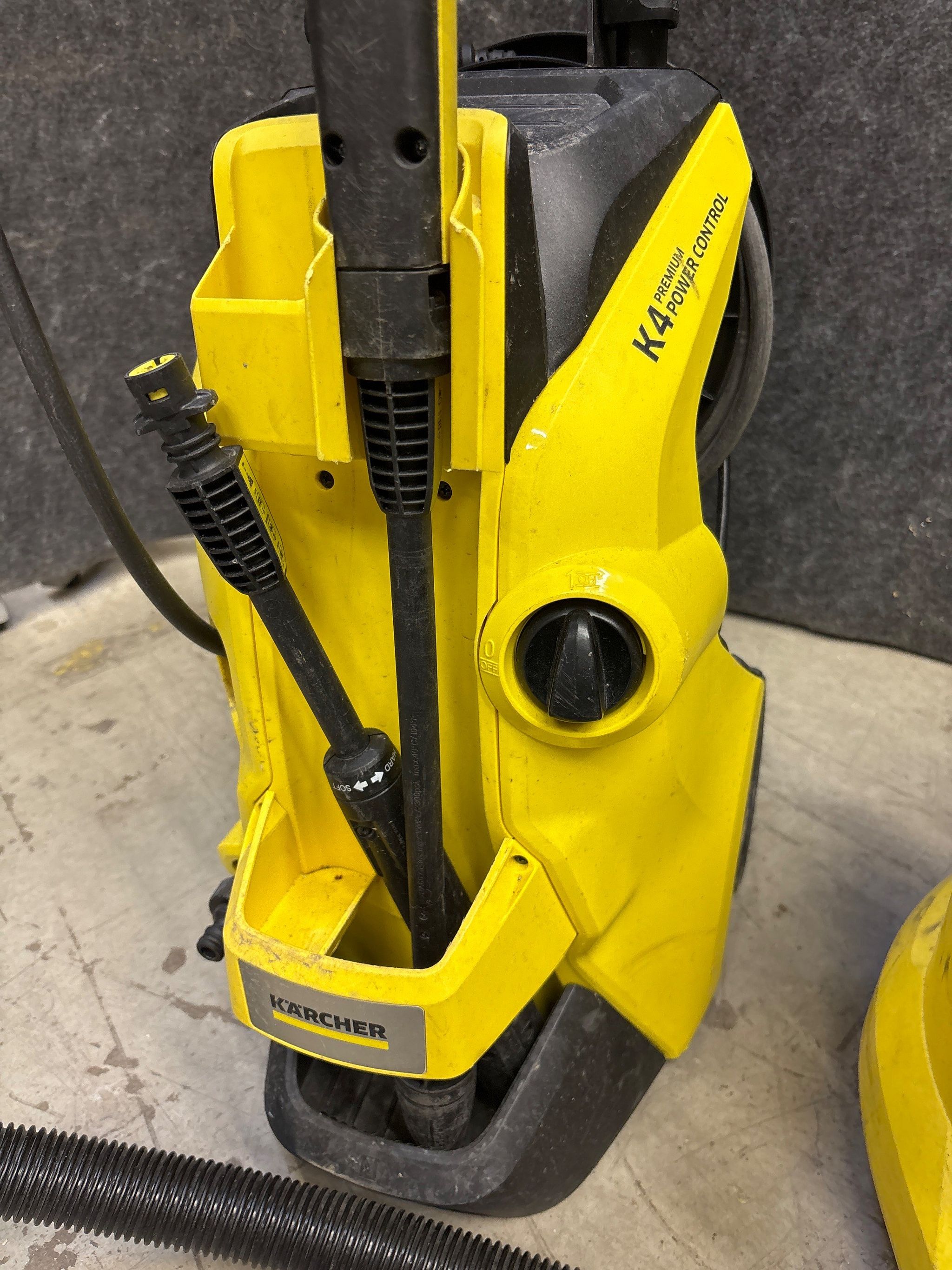 Image 3/20