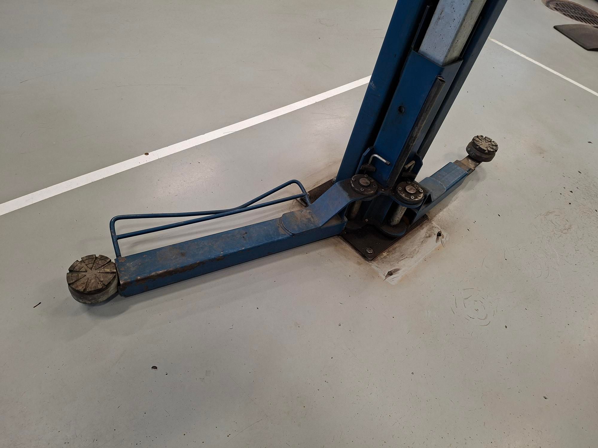Image 4/9