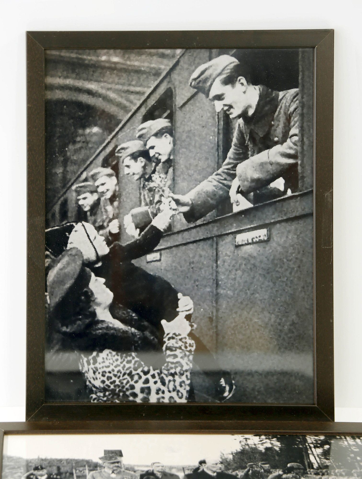 Image 2/12