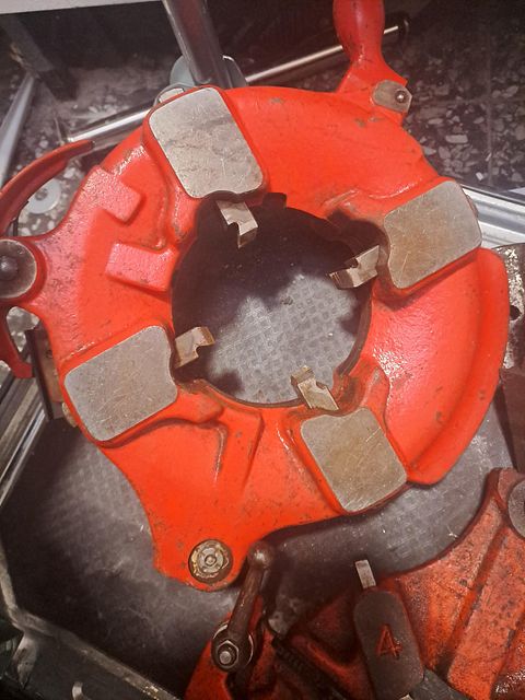 Image 2/6