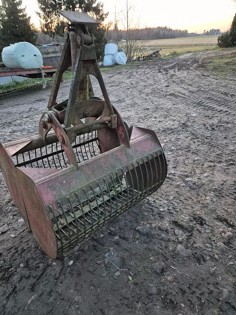 Image 1/3