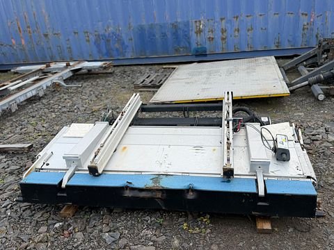 Image 3/6
