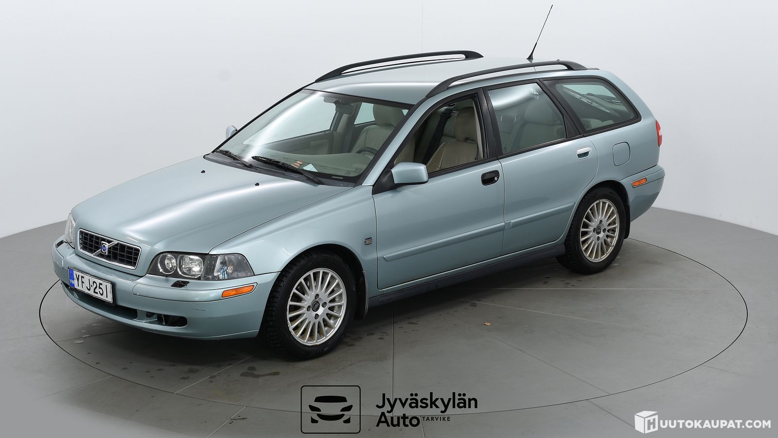 volvo v40 2004