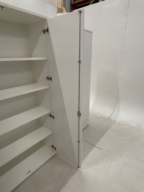 Image 4/8