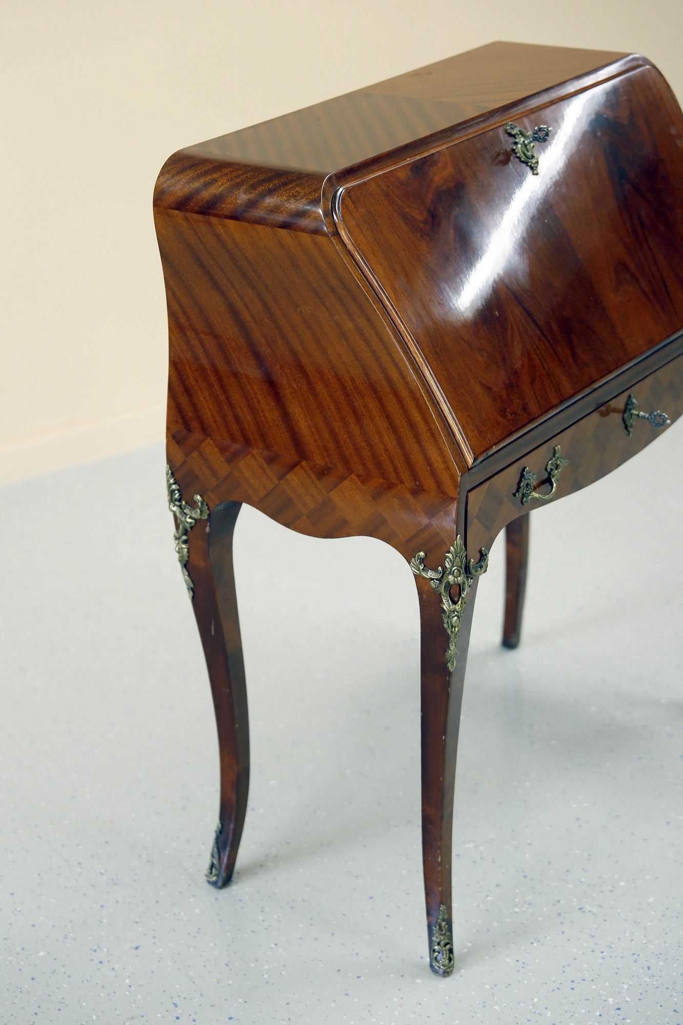 Image 9/76