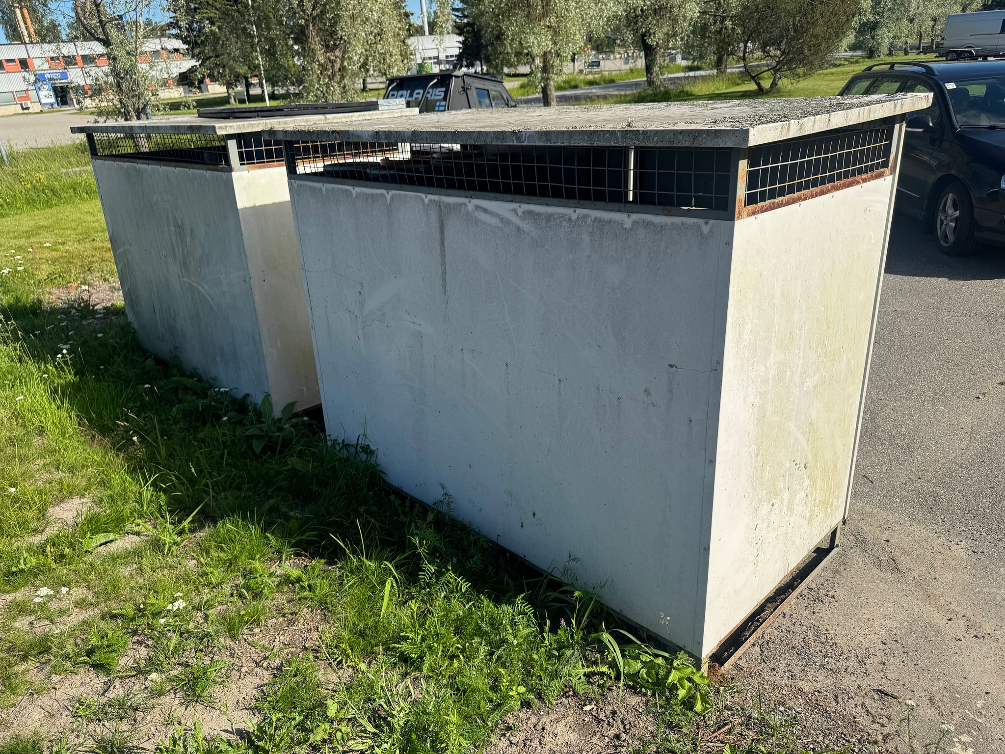Image 4/4