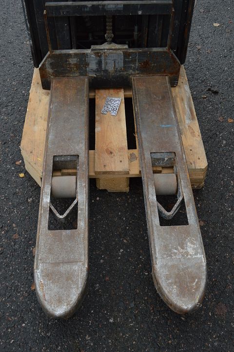 Image 19/25