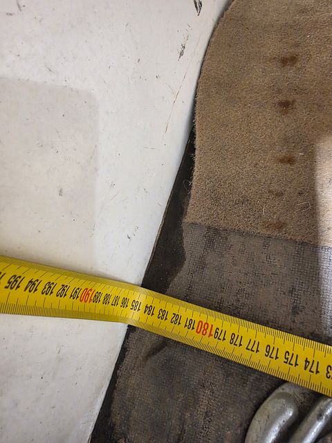 Image 19/23