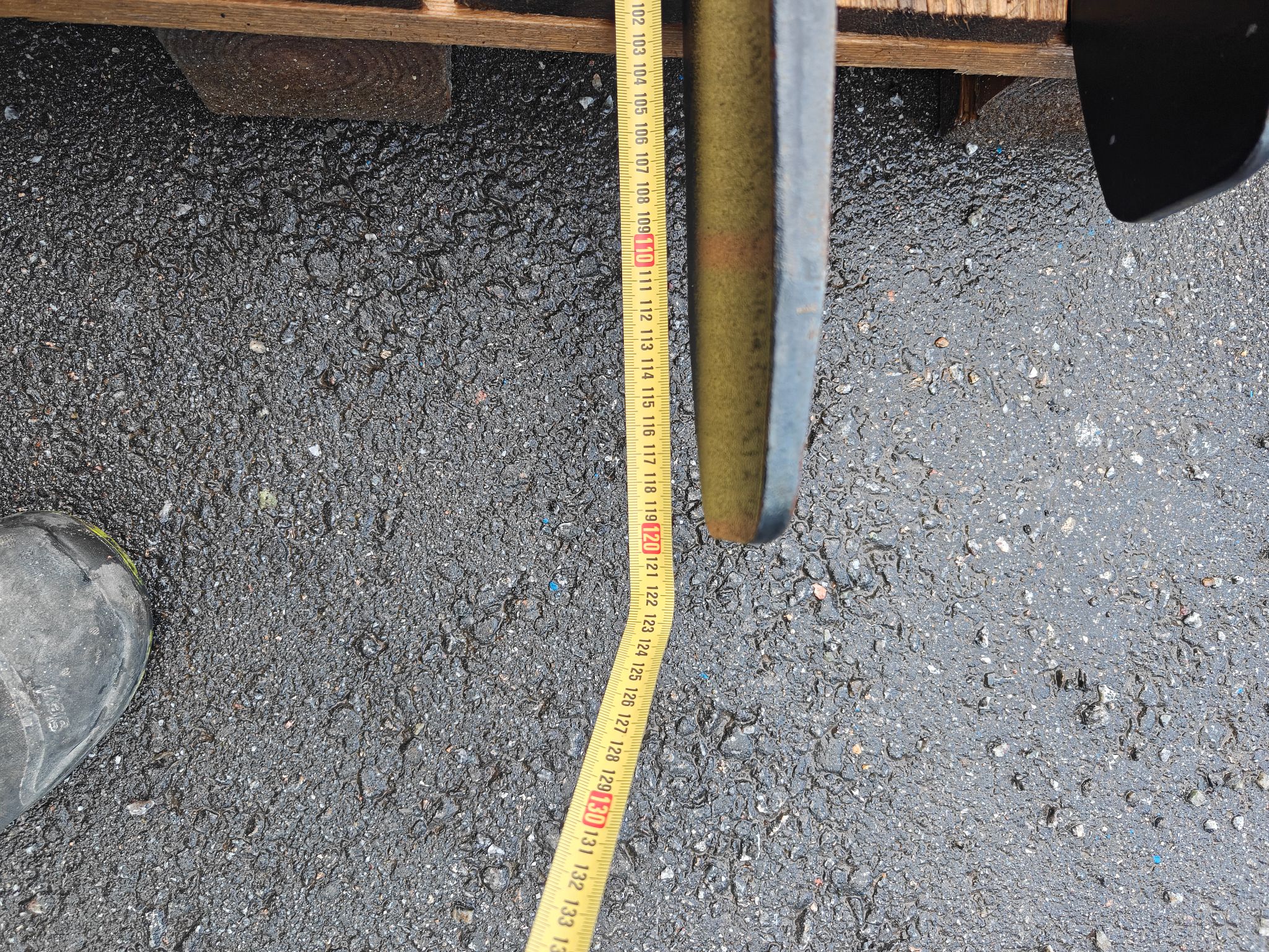 Image 4/6