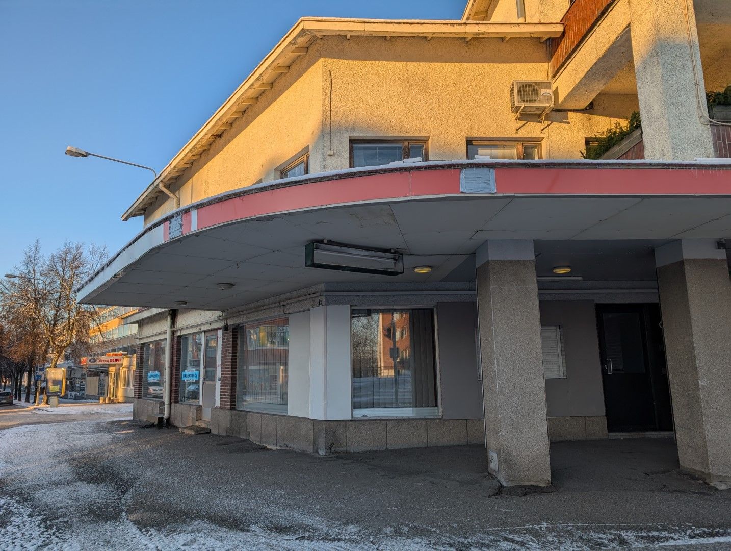 Image 9/20