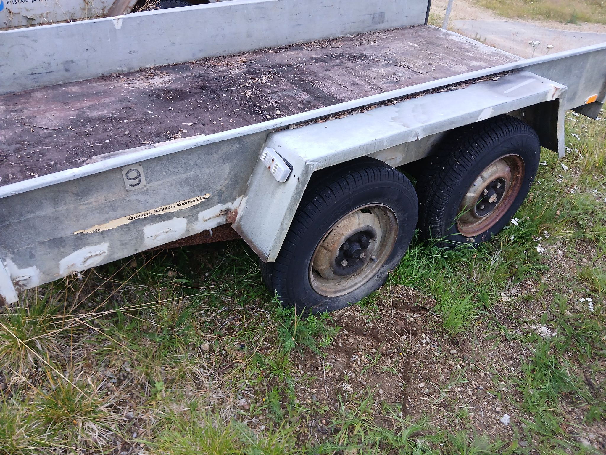 Image 2/4