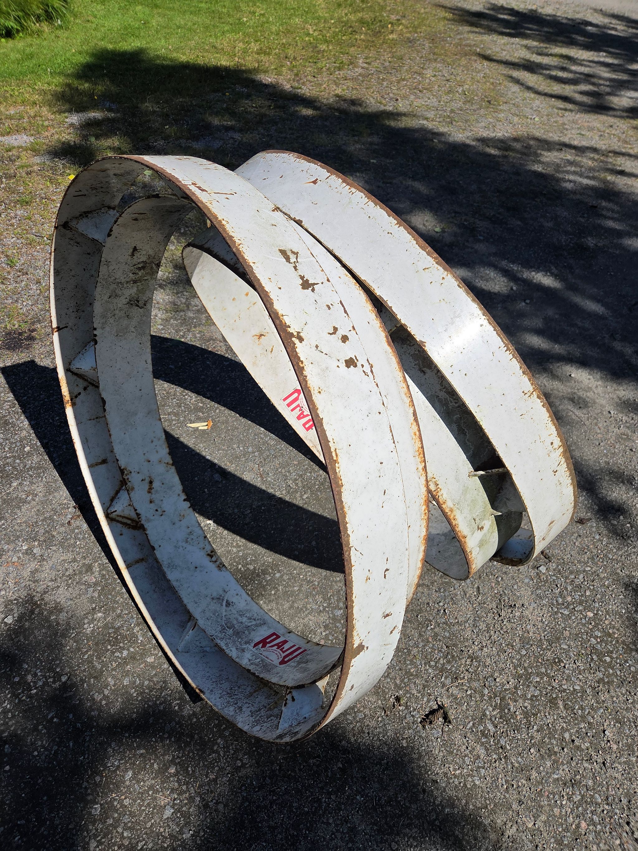 Image 4/7