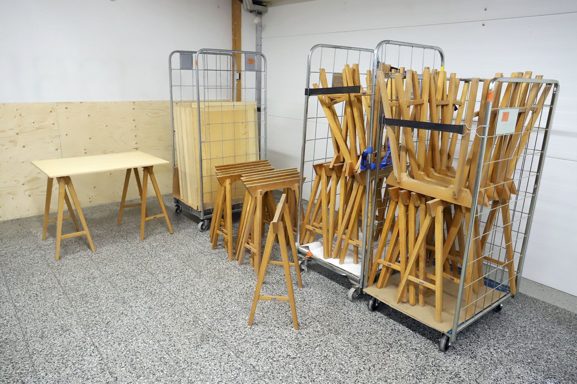 Image 1/12