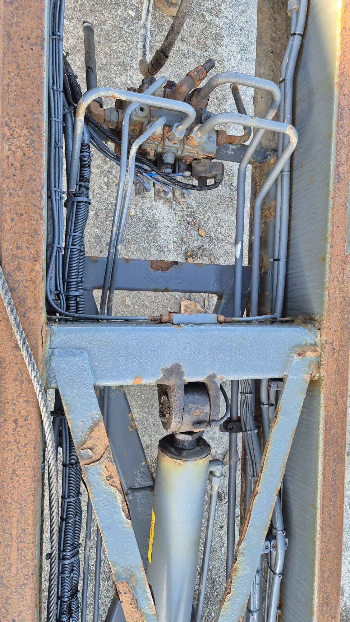 Image 10/12